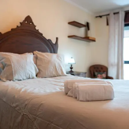 Braganca Apartments *