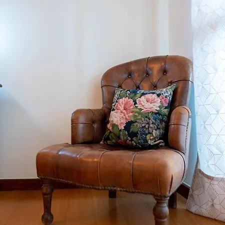 Braganca Apartments *