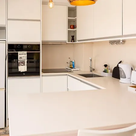 Braganca Apartments *