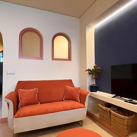 Braganca Apartments *