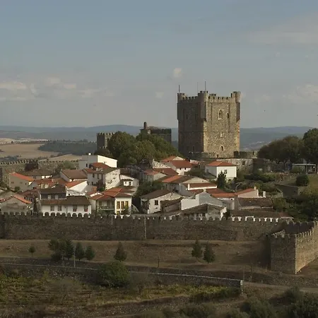 Braganca Apartments *