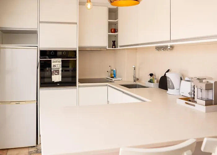 Braganca Apartments *